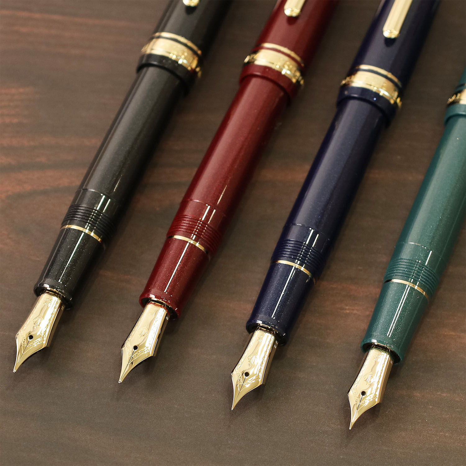 Sailor 1911L 18k Shining Red GT Fountain pen - Vulpen / Fountain
